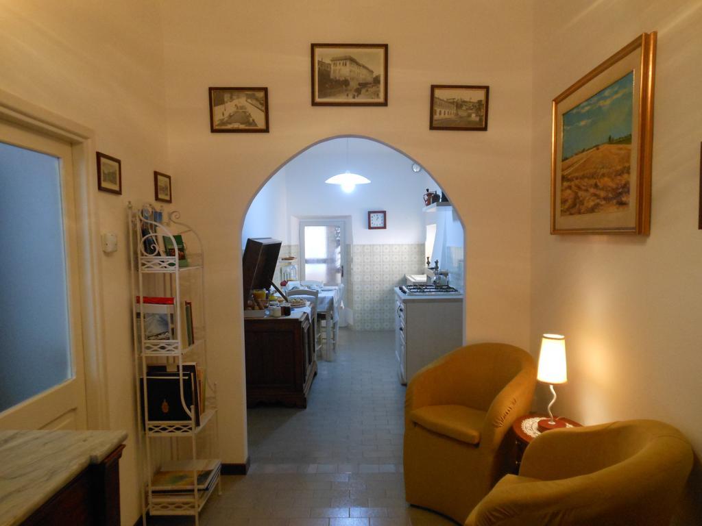 B&B Le Stanze Del Chiostro Serra de' Conti Bagian luar foto