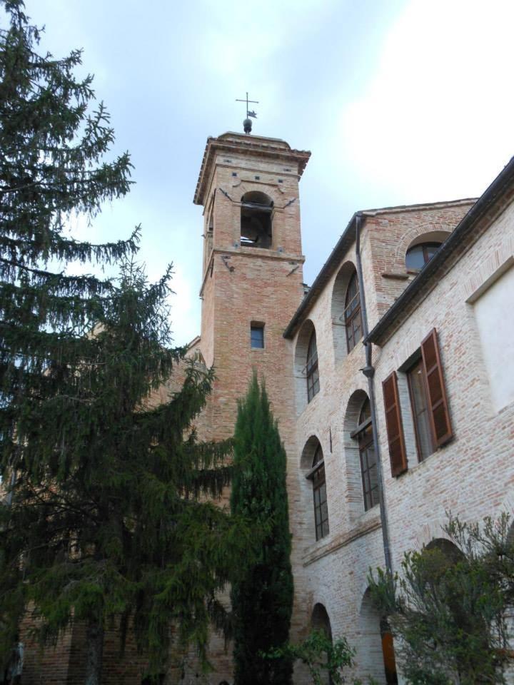 B&B Le Stanze Del Chiostro Serra de' Conti Bagian luar foto